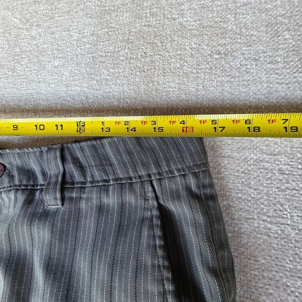 O'Neill Shorts Mens 33 Gray black striped Chino‎ Shorts Flat Front Zip Fly Surf